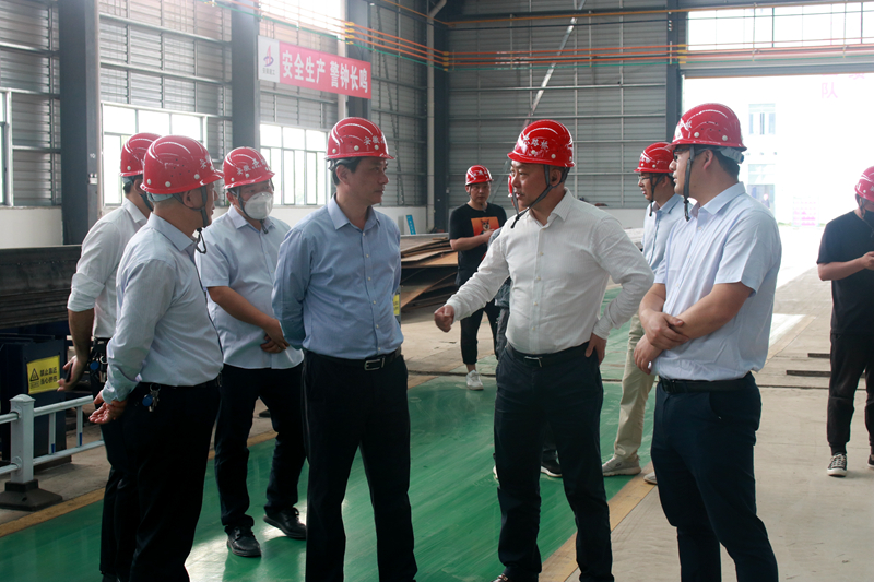 蕪湖市住建局黨委書記、局長(zhǎng)朱發(fā)沐一行到安徽建工鋼構(gòu)智能制造有限公司調(diào)研2