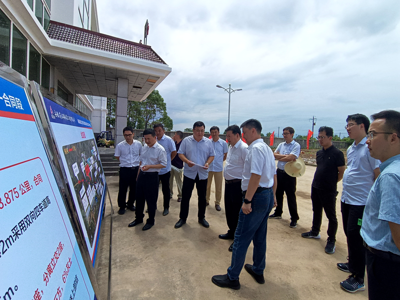 省鐵投公司副總經(jīng)理、蕪銅公路公司、皖江公司董事長(zhǎng)劉允超一行到銅商高速項(xiàng)目調(diào)研指導(dǎo)工作1